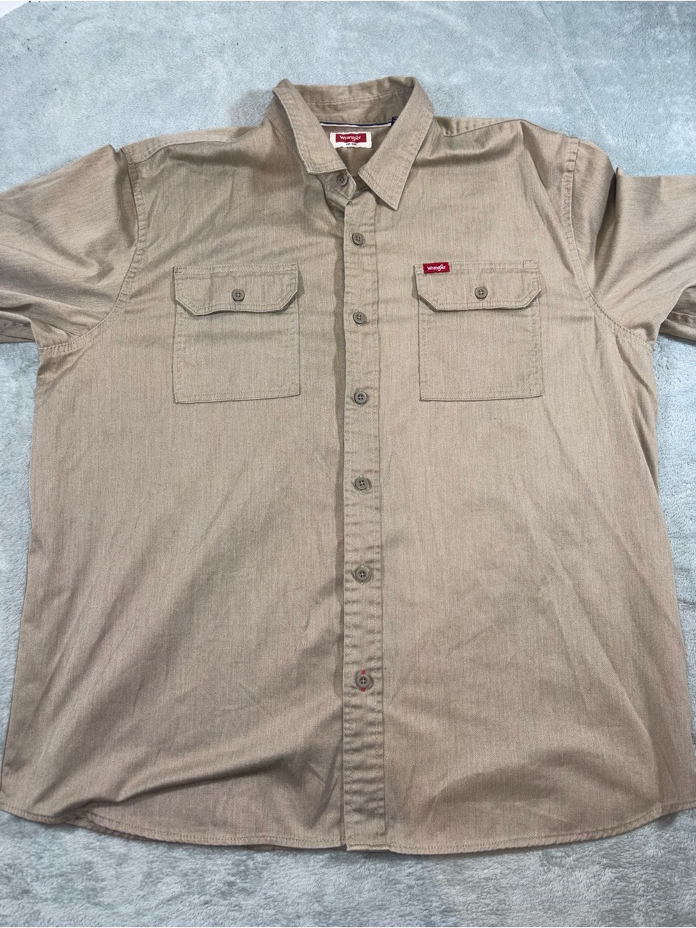 Wrangler Men's Relaxed Fit Short Sleeve Woven Work Shirt Tan Khaki Size XL